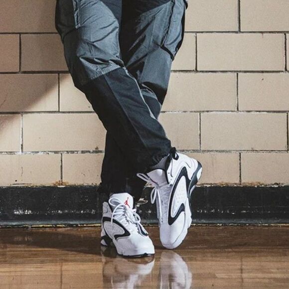 Women's Air Jordan OG White/Black - Picture 8 of 8